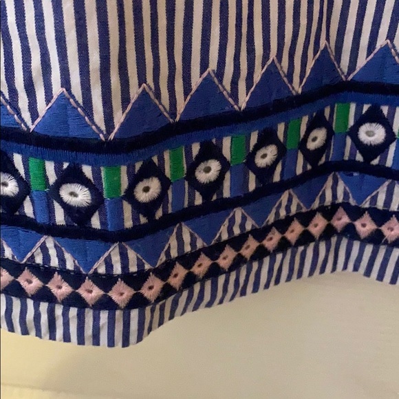Vineyard Vines geo embroidered striped dress. - Picture 4 of 7